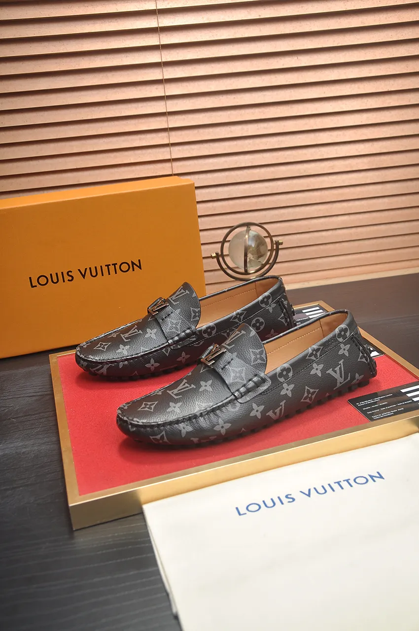 Men's men's shoes 💰420💶 [LV Doudou shoes] (water-dyed cowhide lining) new model is on the market, available on the official website. The new Doudou shoes are processed into single-color materials, and the uppers are made of imported horsehide leather. The body of the shoe is fully hemmed with mark thread, and is lined with imported original cowhide leather. The elegant shoe shape is super suitable for all-matching, and the size is 38-44.